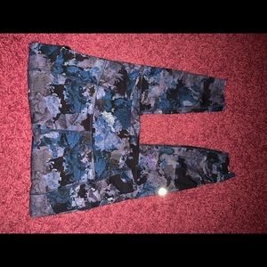 **SOLD** Fast n free size 6 leggings